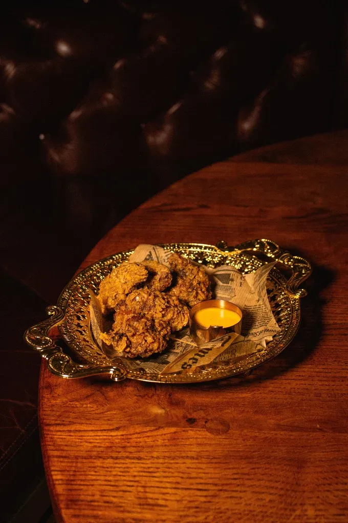 У центрі Києва відкрився британський паб The Gentlemen Pub
